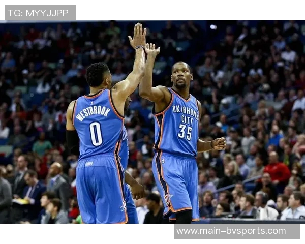 杜兰特称赞威少是传奇球员应该继续留在NBA发展