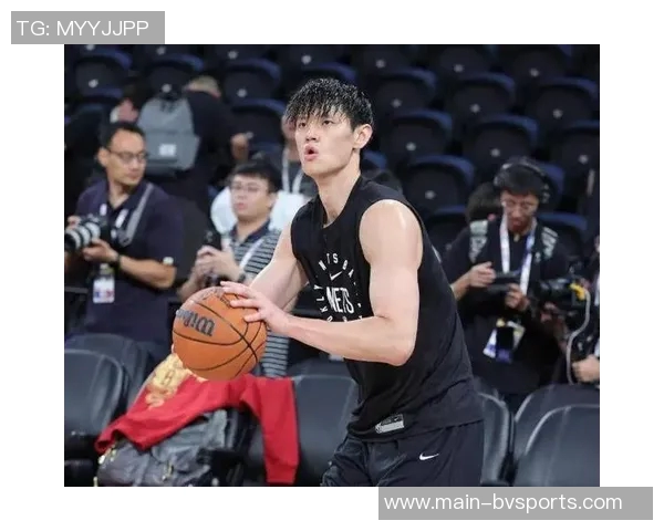 曾凡博未能上场引发热议教练与队友各有隐忧与考量