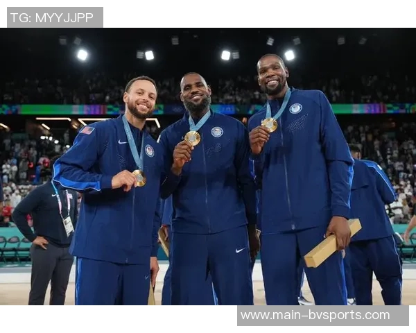 库里晒图热情欢迎新队友兄弟同框合影期待成真瞬间